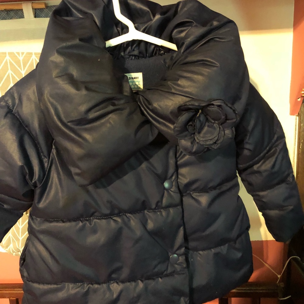 Adorable girls puffer coat!